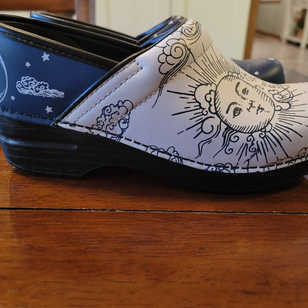Day🌞/Night🌙 Dansko Shoes
